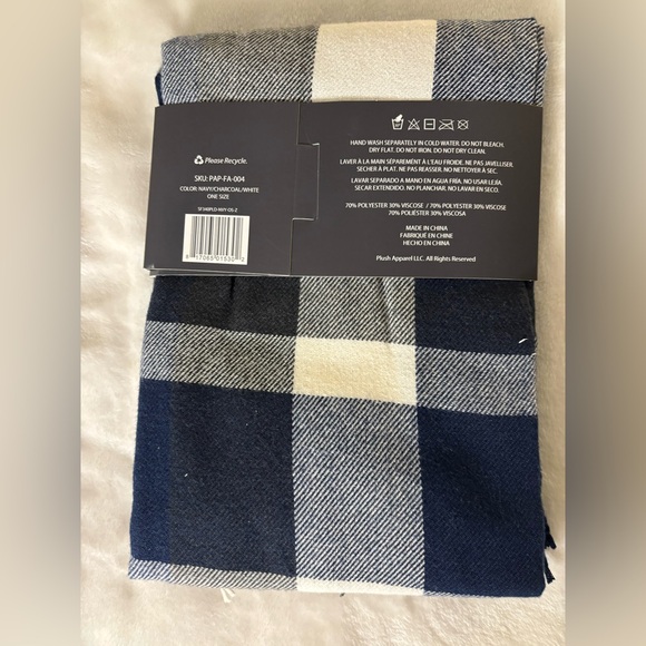Plush Ultra Plaid Scarf NWT - Picture 5 of 6